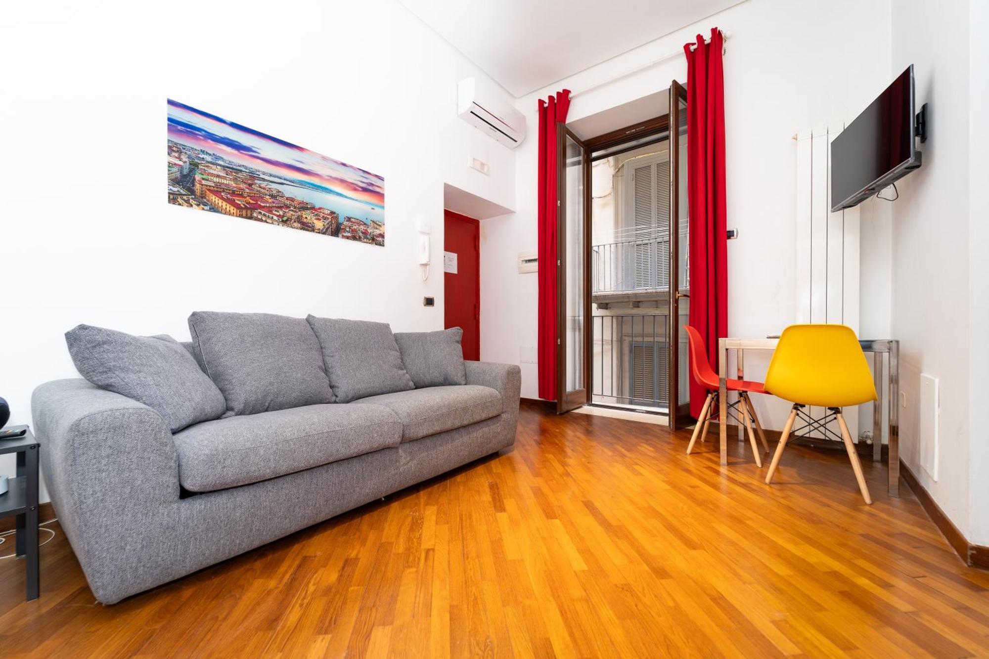 Spanish Quarters - Just Steps From Toledo Metro!! Naples