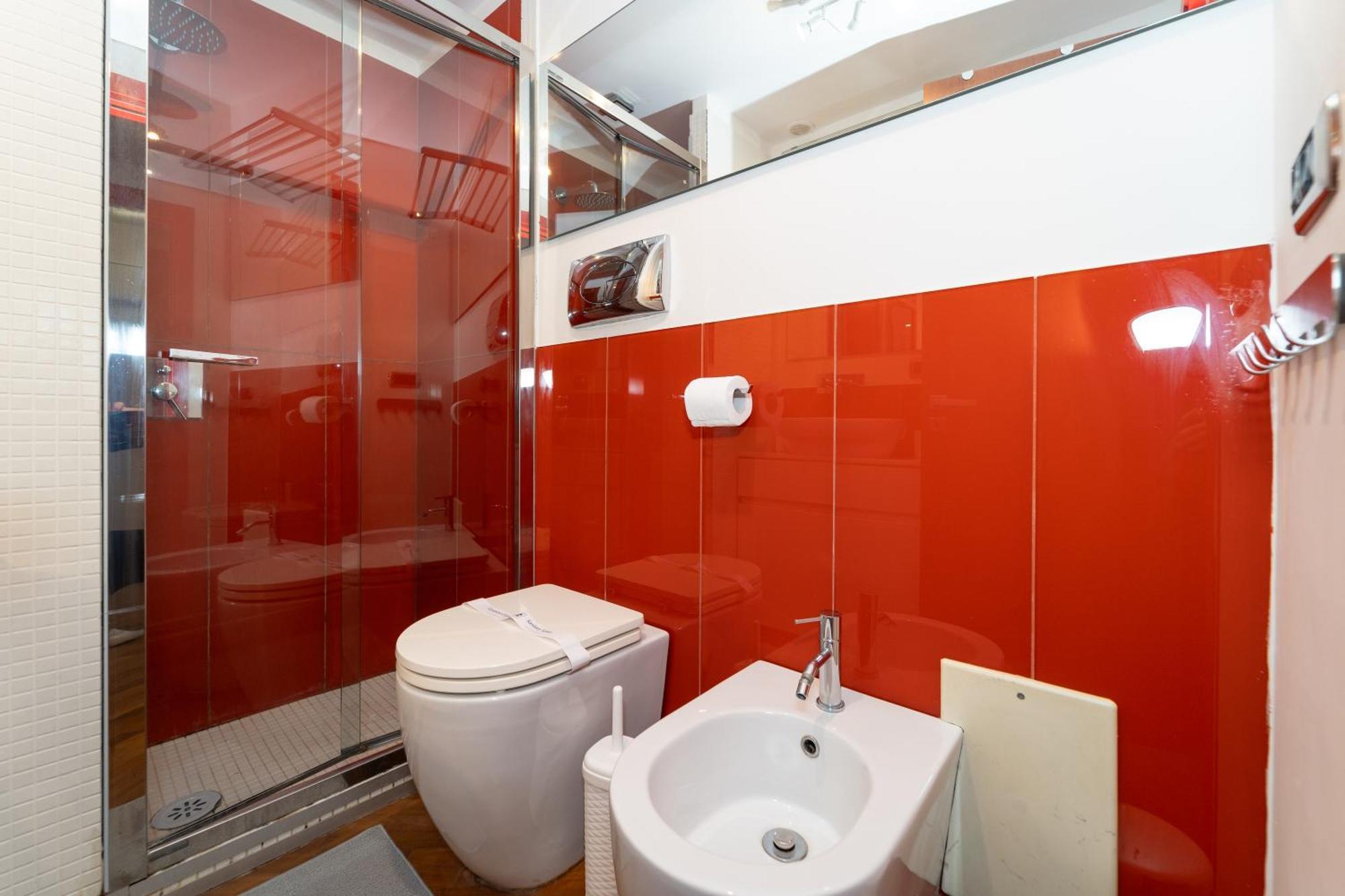 Apartment Spanish Quarters - Just Steps From Toledo Metro!! *